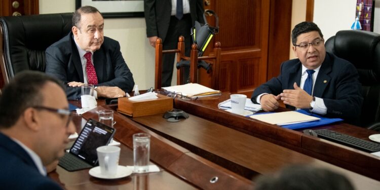 Mandatario conoce avances de proyectos ambientales