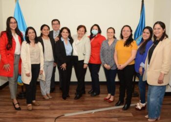 Personal capacitado por profesionales de la salud