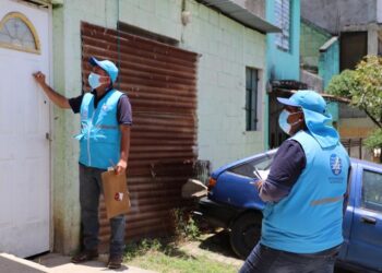 Personal del INE realizan las visitas de campo.