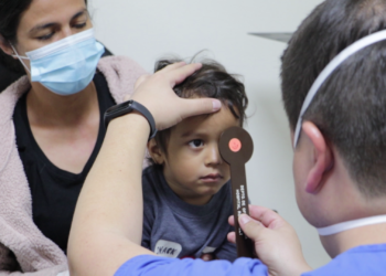 Realizan tamizajes para la prevención de la retinopatía. /Foto: MSPAS