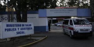 Ministerio de Salud advierte sobre prácticas fraudulentas de venta de plazas. / Foto: MSPAS.