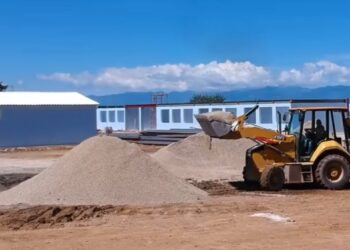 Avanza construcción de escuela Bicentenario en San Antonio La Paz