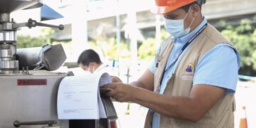 Personal de la Diaco realiza verificaciones en estaciones de combustible..