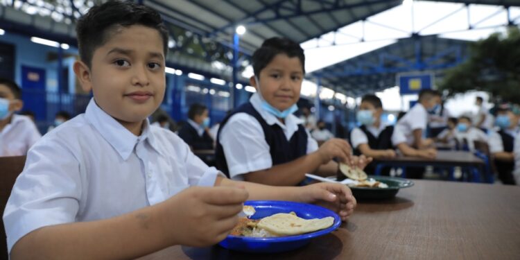 Avanza proceso de validación de menús escolares para el departamento de Guatemala