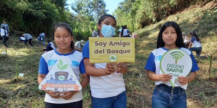 Inab finaliza su programa Sembrando Huella 2022 en Alta Verapaz