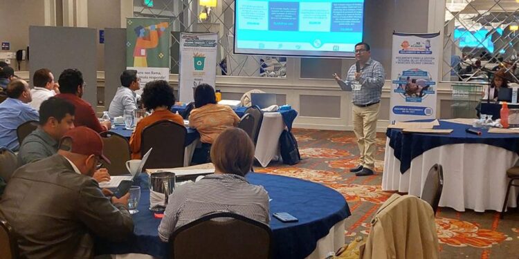 Apoyan a municipalidades en creación de planes de residuos