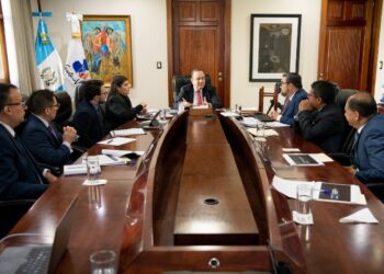 Presidente conoce avances del Ministerio de Energía y Minas