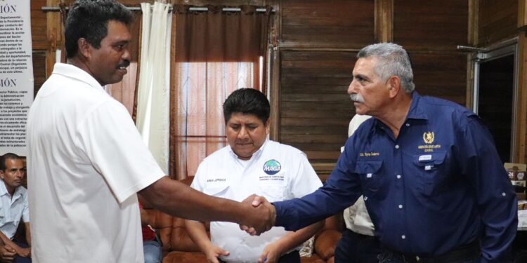 MAGA certifica a asociaciones de pescadores y productores de Izabal