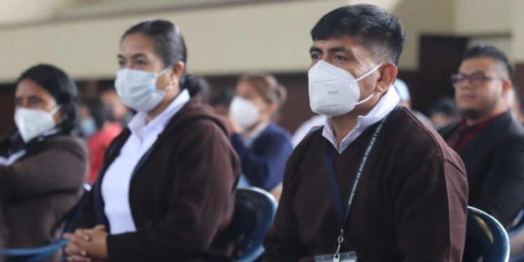 Doscientos salubristas de Huehuetenango pasan al renglón 011