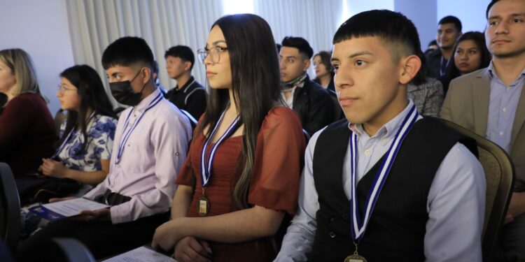 Programa Beca Mi Primer Empleo beneficia a más de 700 guatemaltecos