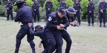 Personal policial es capacitado como parte de la transformación policial. /Foto: Mingob