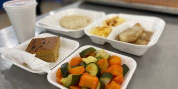 Zacapa alcanza 100 % de cobertura con comedores sociales