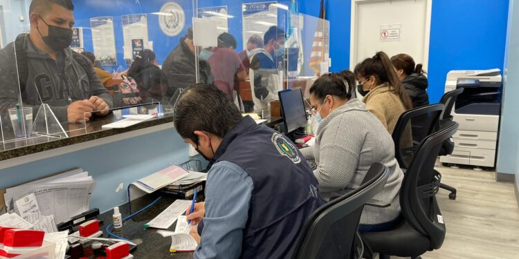 Invitan a connacionales a consulados móviles este 19 y 20 de noviembre