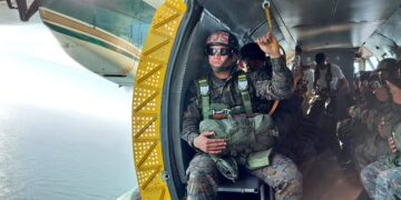 Ejército inicia curso básico de paracaidismo