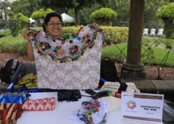 Invitan a guatemaltecos a participar en Paseo Artesanal