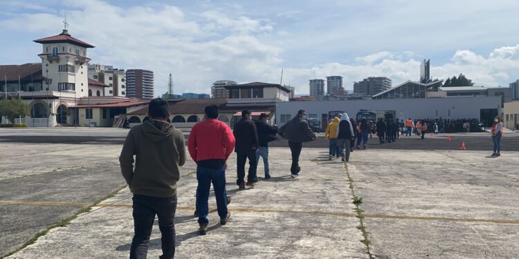 Guatemaltecos reciben asistencia integral. /Foto: IGM