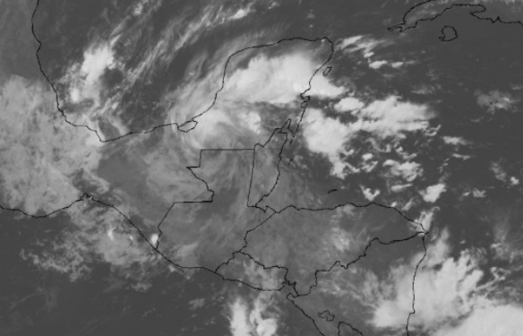 Fenómeno tropical Lisa ya se encuentra en en el sur de Campeche, México