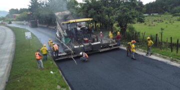 Mantienen trabajos de rehabilitación entre Patzicía y Los Encuentros, Chimaltenango