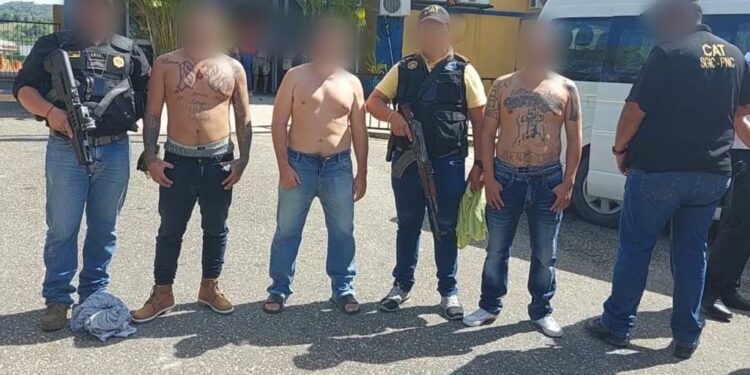 Expulsan del territorio nacional a presuntos pandilleros salvadoreños