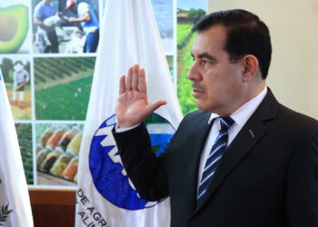 Edgar René De León asume como nuevo titular del MAGA