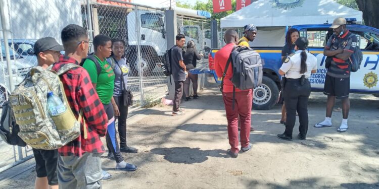 Localizan a 13 migrantes que ingresaron al territorio de manera irregular