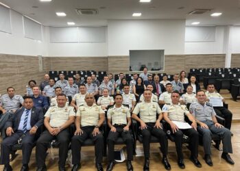 Agentes de PNC reciben curso de especialización de acercamiento y policía comunitaria en Brasil