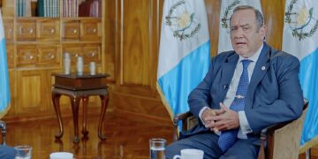 Presidente reafirma compromiso de impulsar programas a favor de los guatemaltecos