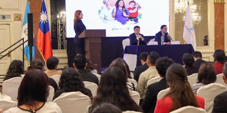 Más de 130 emprendedoras beneficiadas con capacitaciones y apoyo económico