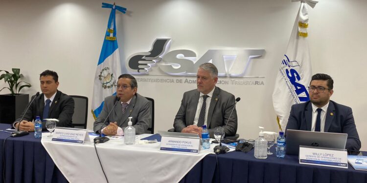 Facilitan y simplifican el traspaso electrónico de vehículos por notario autorizado