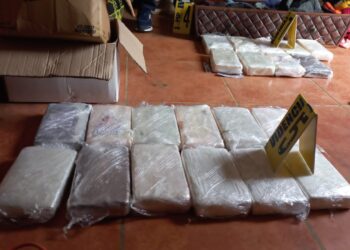 Localizan paquetes de posible droga en operativo antinarcótico