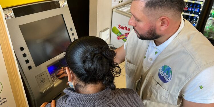 Beneficiarios de Estipendios por Acciones reciben aporte en Jalapa