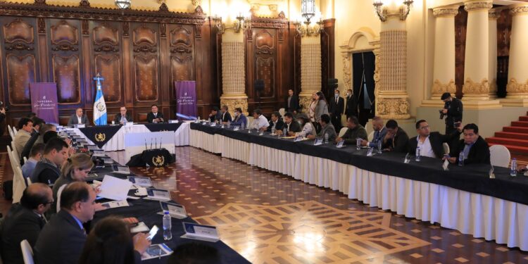 Destacan proyectos de inversión que ascienden a 4 mil 426 millones de quetzales para Sololá
