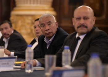 Tercera gira presidencial: Alcaldes de Quetzaltenango priorizan rehabilitación vial y programas sociales