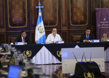 Presidente lidera reunión con alcaldes de Jalapa en tercera gira presidencial