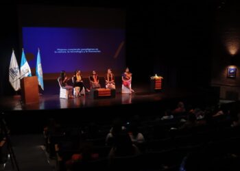 Promueven la igualdad de las mujeres en los campos de ciencia y tecnología