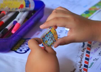 Abren buzón de correo para enviar cartas a Santa Claus