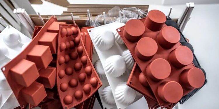 Muchos moldes de cocina de silicona son nocivos, alerta un estudio en Francia