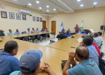 Mesa de diálogo logra que familias obtengan reconexión de energía eléctrica