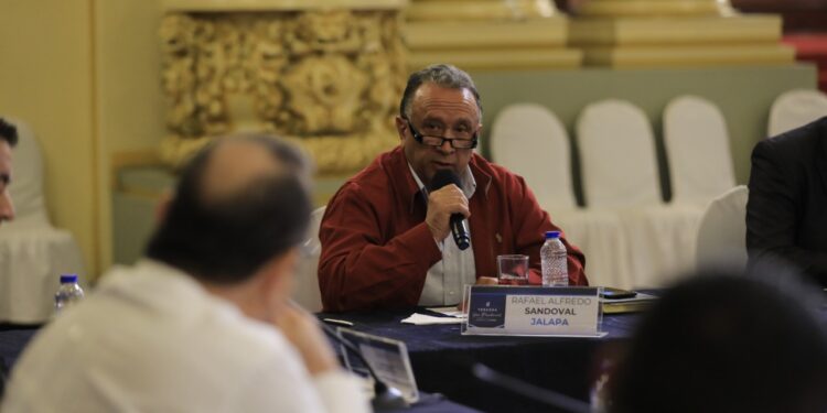 Alcaldes de Jalapa destacan Programa de Aporte del Adulto Mayor y proyectos de red vial