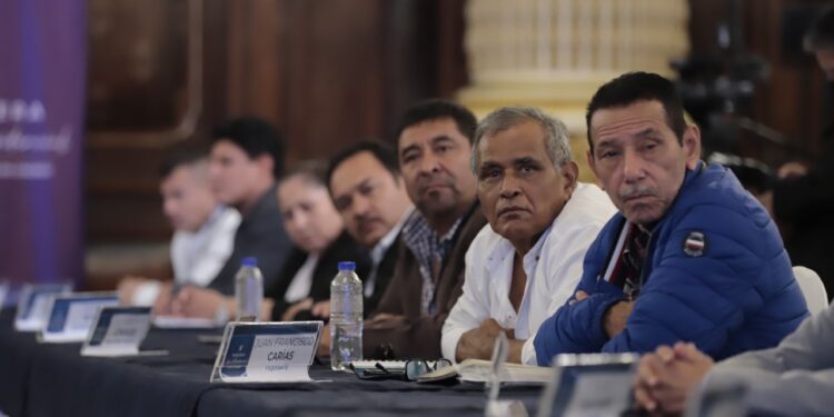 Alcaldes de Escuintla priorizan proyectos de educación e infraestructura vial