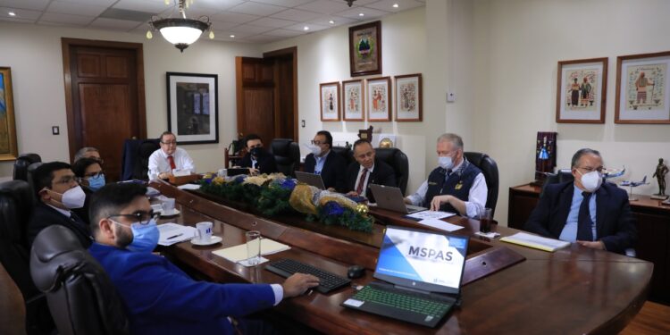 Presidente evalúa avances de programas y proyectos de Salud