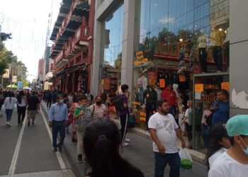 Guatemaltecos aprovechan fin de semana para compras navideñas