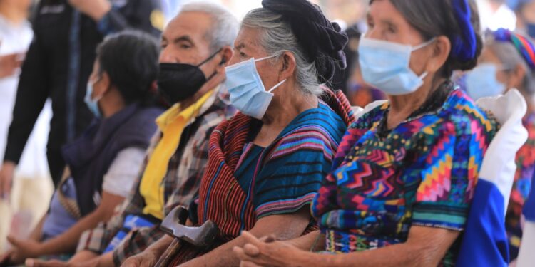 Fortalecen capacidades para cuidado de adultos mayores