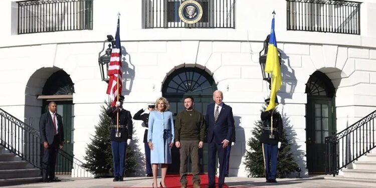 Presidente estadounidense recibe a su homólogo de Ucrania en visita a Washington