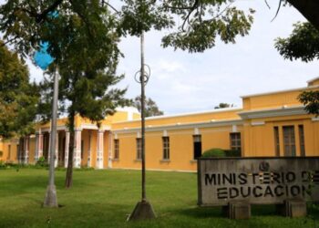 Mineduc alerta sobre falsas ofertas de plazas laborales