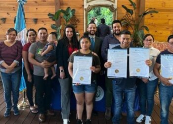 Más de dos mil guatemaltecos en el extranjero beneficiados con certificación de competencias