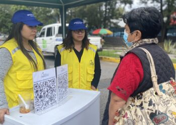 Migración establece quiosco informativo en Pasos y Pedales