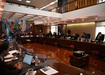 Guatemala expone crecimiento económico ante delegación del FMI