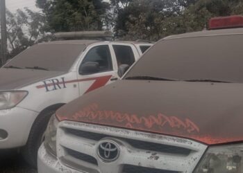 Instan a mantener precaución ante caída de ceniza volcánica
