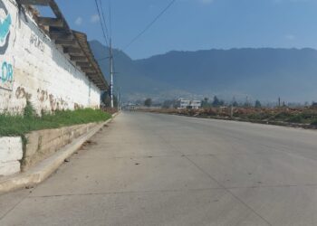 Vecinos de San Cristóbal Totonicapán son beneficiados con tramo carretero